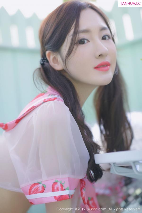 沈梦瑶  性感女神沈梦瑶 空乘制服草莓内衣第50张图片